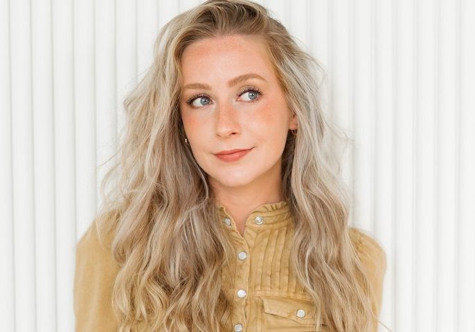 Artist of the Month- Roslyn Witter