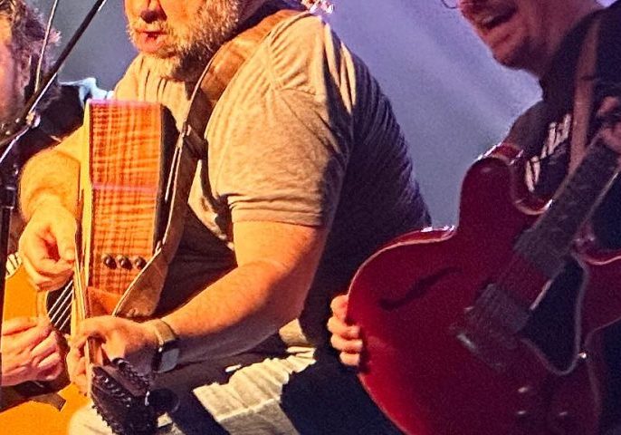 Artist of the Month : Les Bilinguish Boys